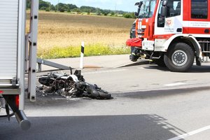 Šiaulių rajone žuvęs motociklininkas buvo baustas už greičio viršijimą ir vairavimą esant girtam