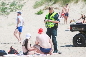 Perspėja poilsiautojus prie vandens telkinių: už tokius veiksmus gresia baudos