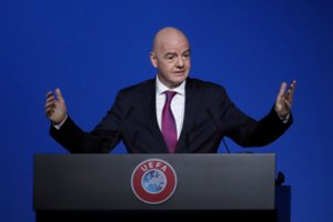 FIFA vėl drebina skandalai: pradėtas tyrimas prieš organizacijos vadovą G. Infantino