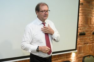 Darbo partija pateikė staigmeną: V. Uspaskichas nedalyvaus Seimo rinkimuose