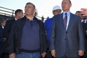 Paskelbta ataskaita atskleidė – V. Putino bendražygiai surado užtikrintą būdą apeiti JAV sankcijas