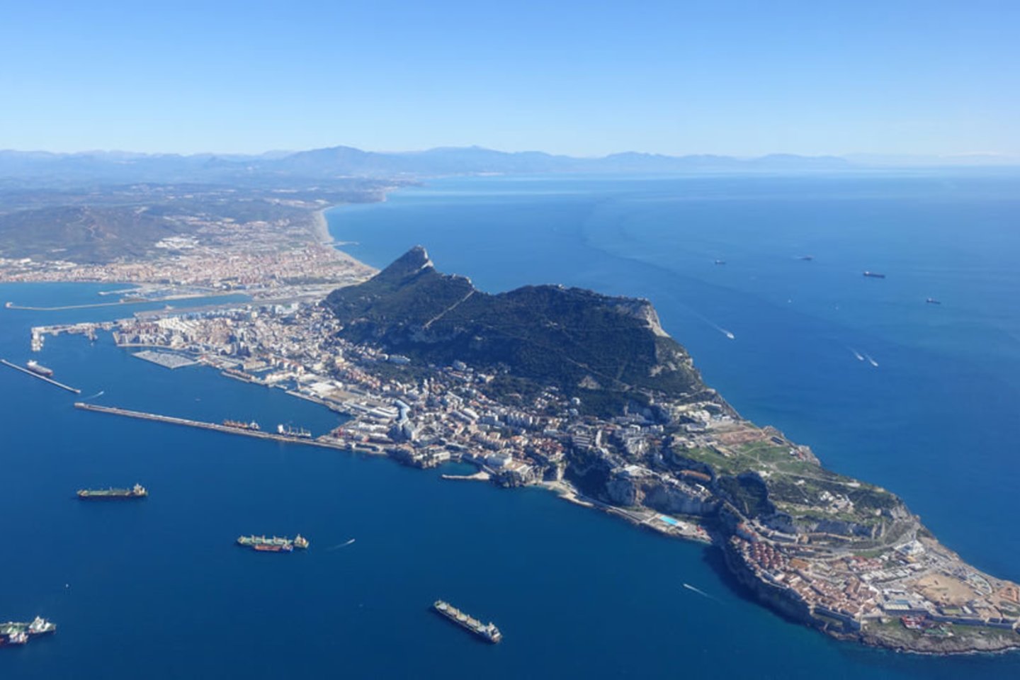 1704 m. jungtinės anglų ir olandų pajėgos užėmė ispanų miestą Gibraltarą, kuris dabar turi Didžiosios Britanijos užjūrio teritorijos statusą.<br>123rf