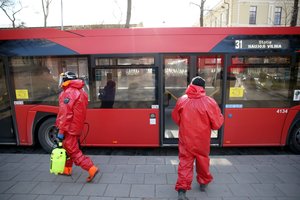 Skelbiama apie laikinus eismo ribojimus sostinės Verkių ir Kareivių gatvėse