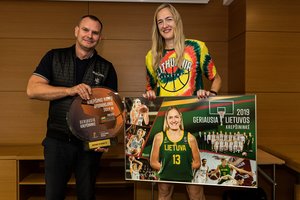 Grąžinta skola: G. Petronytei įteiktas prizas už geriausios 2019 metų krepšininkės titulą