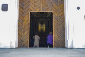 Vyskupai kreipėsi į tikinčiuosius dėl kaukių dėvėjimo ir taisyklių bažnyčiose