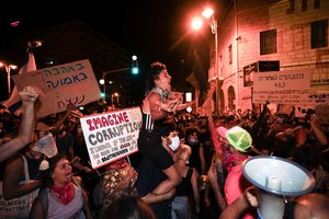 Tūkstančiai Izraelio gyventojų dalyvavo protestuose prieš B. Netanyahu