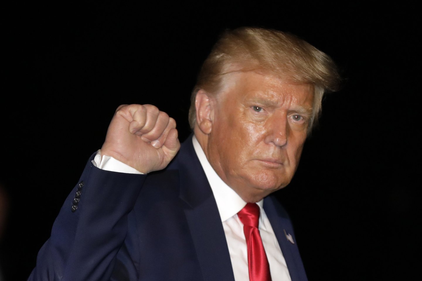 D. Trumpas ketvirtadienį užsiminė apie galimybę atidėti JAV prezidento rinkimus, kuriuose, kaip rodo apklausos, jis smarkiai atsilieka.
