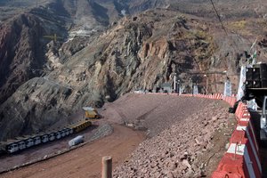 Afganistano Džalalabado miestą sudrebimo galingas sprogimas