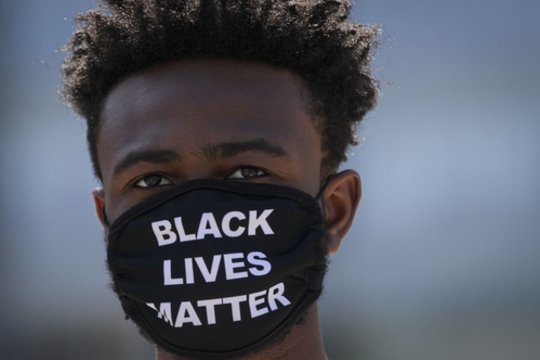 „Black Lives Matter“ įpūsti paradoksai – vienas būdingas požiūriui į kolonizacijų istoriją 