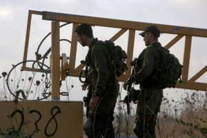 Atakai pasienyje sutrukdęs Izraelis surengė naujų antskrydžių Sirijoje