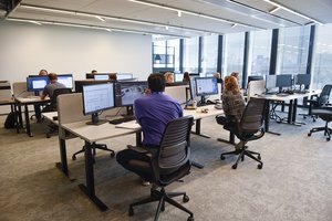 Palygino IT darbuotojų atlyginimus tarp Baltijos šalių: štai kiek uždirba šie specialistai