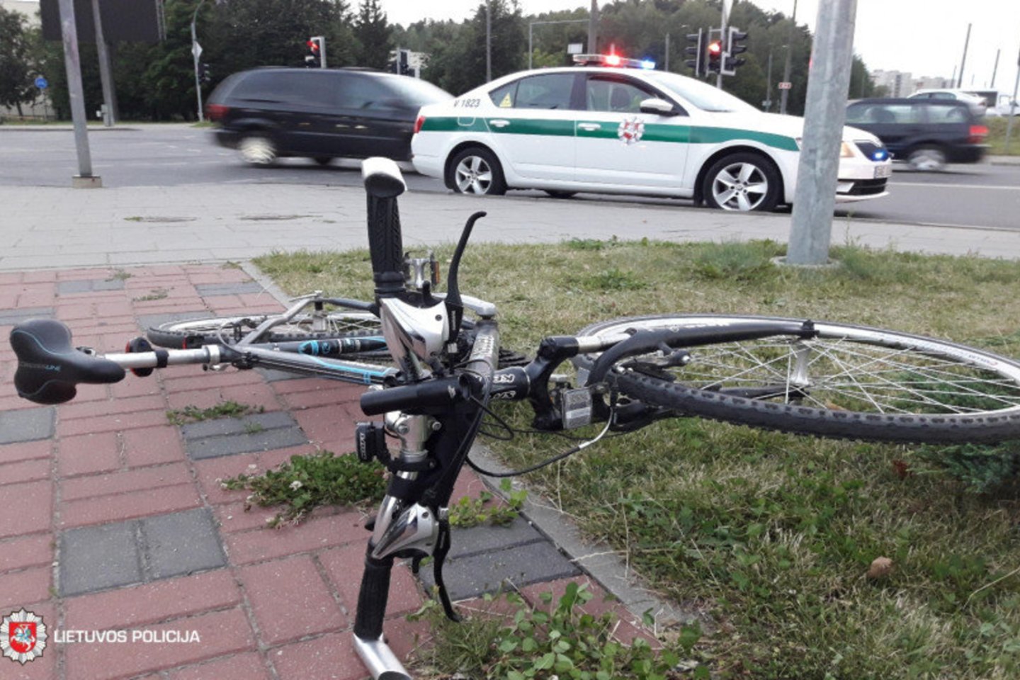 Praėjusios paros avarijose žuvo žmogus, dar 18 žmonių buvo sužalota.