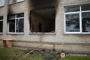 Pagėgių savivaldybėje padegta neveikianti mokykla: sulaikyti du jaunuoliai