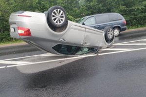 Vilniuje tiesiame kelyje automobilis vertėsi ant stogo, vairuotojas – girtas
