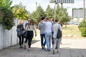 Silpniausiai išlaikytą matematikos egzaminą išbandę abiturientai pažėrė kritikos, reikalauja pokyčių