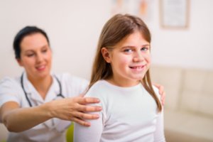 Du amžiaus tarpsniai, kurių metu būtina patikrinti vaikų laikyseną 