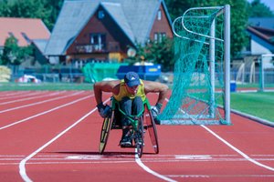 Lietuvos lengvosios atletikos žvaigždėms – paralimpinių atletų iššūkis