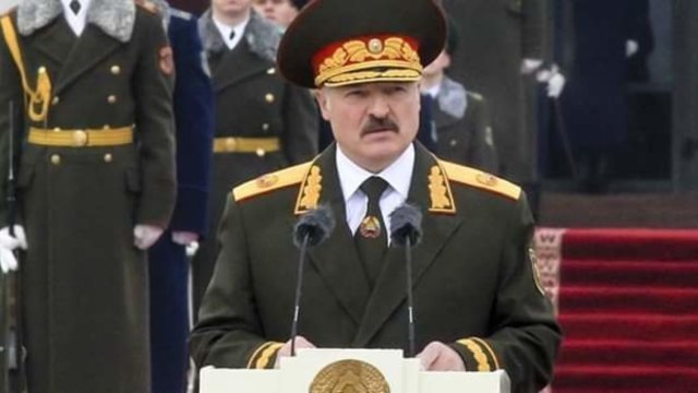 A. Lukašenka įtaria, kad buvo specialiai apkrėstas koronavirusu