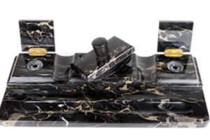 Vilniaus universiteto biblioteka saugo ir profesorių asmeninius daiktus – net plaukus