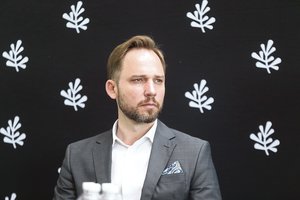 Dėl koronaviruso grėsmės LNOBT atšaukia premjerinius spektaklius