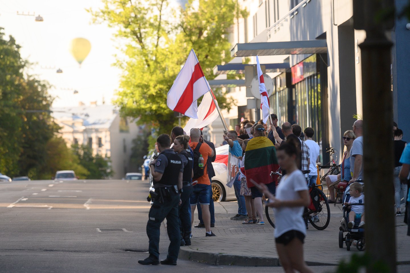 Nedemokratiškais laikomuose rinkimuose jau ketvirtį amžiaus šalį valdantis Aliaksandras Lukašenka esą surinko 80,23 proc. rinkėjų balsų, rodo preliminarūs Baltarusijos Centrinės rinkimų komisijos (CRK) paskelbti rezultatai.<br>V.Skaraičio nuotr.