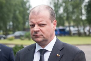 Lietuvoje daugėjant COVID-19 atvejų, S. Skvernelis ramina: stabdyti ekonomikos neplanuojama