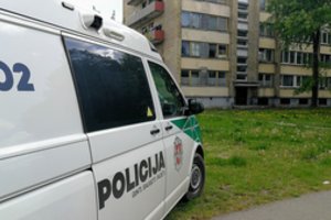 Kaip filme: iš 4 aukšto iškritusį vaiką Klaipėdoje sugavo apačioje buvusi moteris