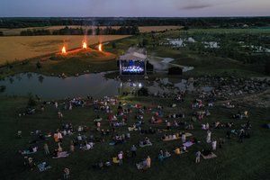 Japoniškame sode saulę palydėjo vikingiškai baltiški muzikos garsai