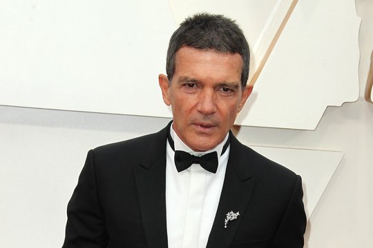 Holivudo aktoriui Antonio Banderasui – koronavirusas: atidėjo 60-mečio šventę