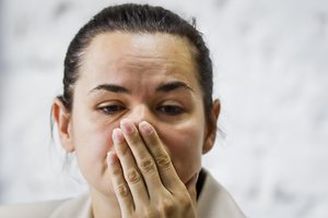 S. Cichanouskajai esant Lietuvoje pasirodė jos vaizdo įrašas: saugokite vaikus, nė viena gyvybė neverta to, kas vyksta