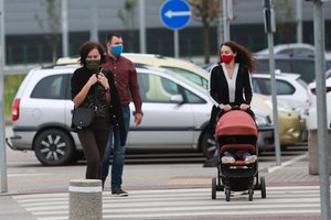 Nauji užsikrėtusiųjų koronavirusu maršrutai: lankėsi Vilniaus kavinėse, kirpyklose, važinėjo autobusais