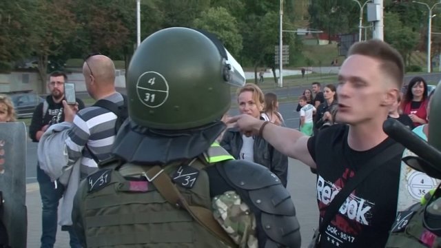 Protestai Baltarusijoje vis žiauresni: žmones pliekia ne tik OMON, bet ir kariuomenė