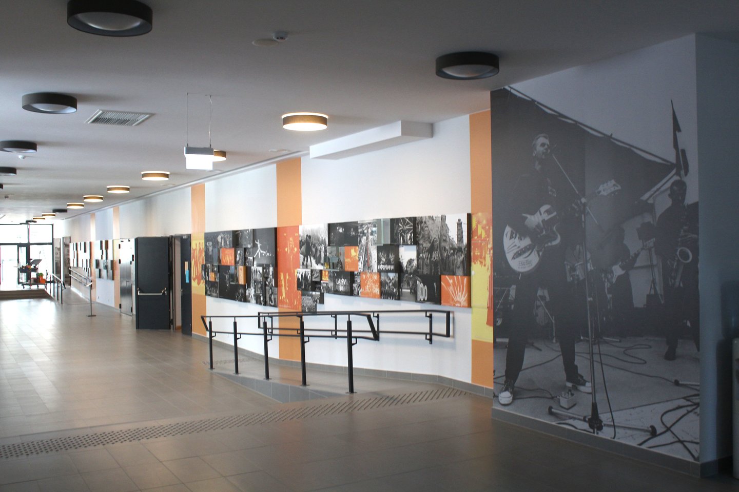 Daugiau nei dvejus metus trukusi Šiaulių kultūros centro renovacija kainavo per 4 milijonus eurų. <br> R.Vitkaus nuotr.