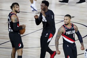 „Dame Time“: ar siautėjantis D. Lillardas gali sukurti stebuklą?