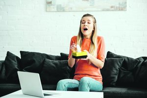 Į kokį tolį čiaudint lekia koronaviruso dalelės?