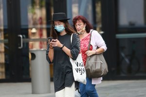 Kritus kaukių pardavimams, vaistinėse populiarėja dar viena prekių grupė