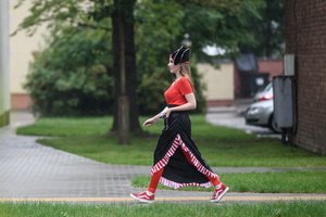 Kvailiausias sugalvotas žaidimas tapo raktu – darbo vietą susikūrusi mergina vos spėja suktis