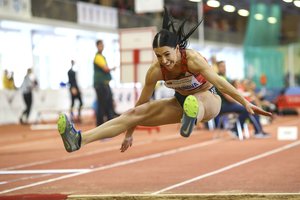 Lietuvos trišuolininkės mes iššūkį elitinėms pasaulio sportininkėms