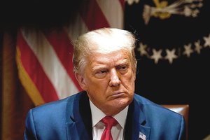 D. Trumpas skelbia apie „istorinį taikos susitarimą“ tarp Izraelio ir JAE