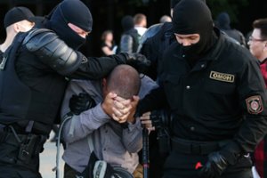 Baltarusijos valdžia pažadėjo, kad šiandien į laisvę bus paleisti visi sulaikyti protestuotojai