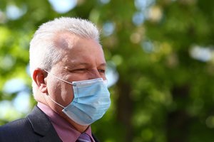 Kelmės rajono meras V. Andrulis dėl paimto 5 tūkstančių eurų kyšio sės į teisiamųjų suolą