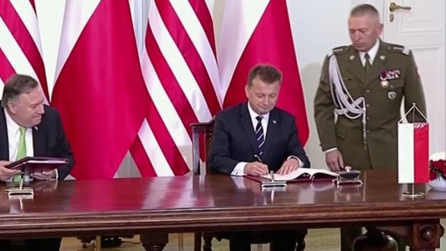 JAV sutartis su Lenkija: atvėre kelią Vokietijoje dislokuotų amerikiečių karių perkėlimui
