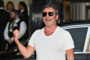 Šaltiniai atskleidė, kas po sunkios traumos S. Cowellui padėjo atsistoti ant kojų