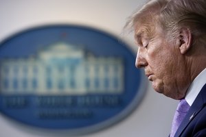 D. Trumpas: JAV įdėmiai stebi „siaubingą padėtį“ Baltarusijoje