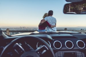 Rėžė poroms, gyvenančioms kančioje: nustokite įsimylėjimą vadinti meile!