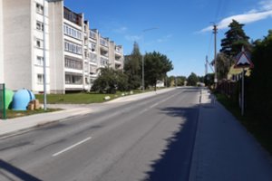 Nuo aplinkkeliu pravažiuojančių vilkikų gyventojams namie dreba langai ir barška indai: pasiūlė išsikelti