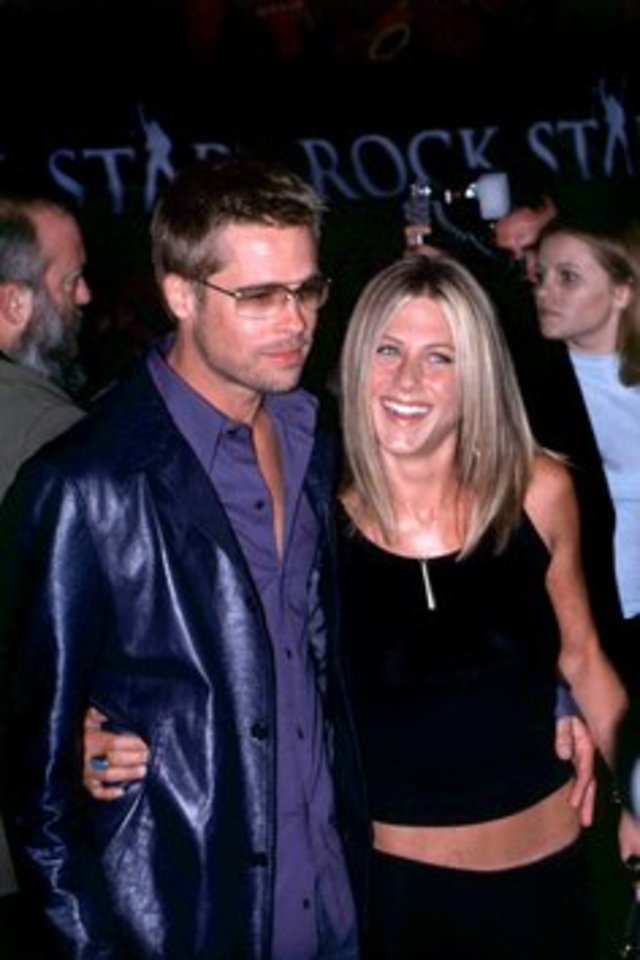   J.Aniston ir B.Pittas (2001 m.)<br>Scanpix/IM nuotr.