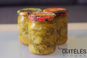 Korėjietiškos agurkų salotos žiemai iškart pateko į mėgstamiausiųjų sąrašą