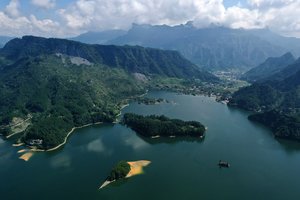 Prie Indonezijos įvyko 6,9 balo žemės drebėjimas