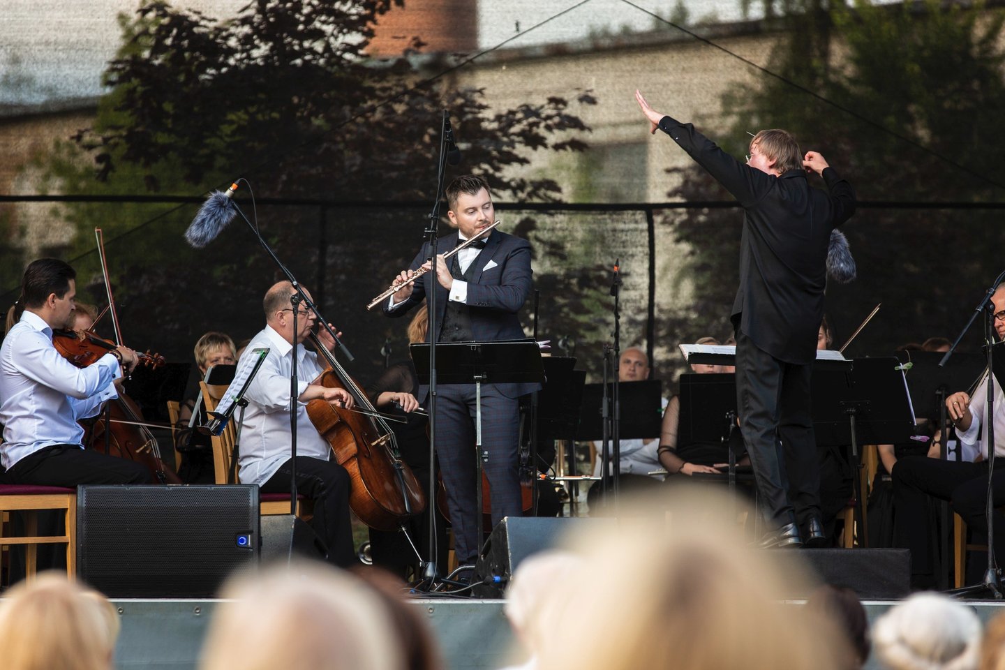  Ch.Frenkelio vilos vasaros festivalyje koncertavo  Klaipėdos muzikinio teatro simfoninis orkestras ir lenkų fleitininkas Ł.Długoszas, dirigavo R.Šervenikas.<br> Rebngėjų nuotr.
